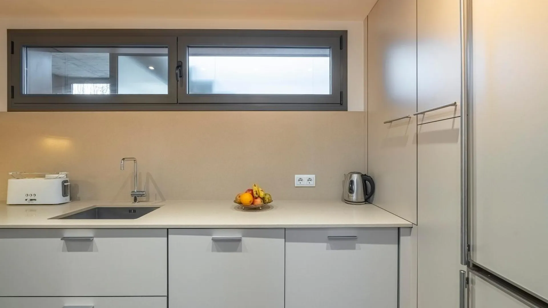 Apartamento Con Gran Terraza Delante Del Mar Roses 0*,