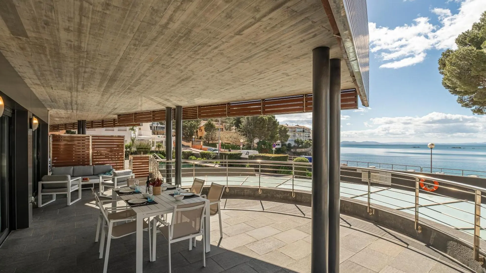 Apartamento Con Gran Terraza Delante Del Mar Roses Apartment
